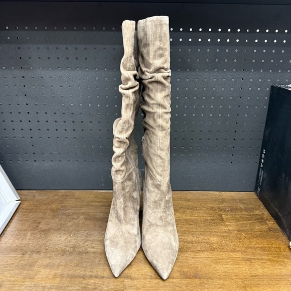 New W/ Box! Women's Vince Camuto Knee High Sable Suede Heeled Fall Boots Size 9 - Picture 4 of 6